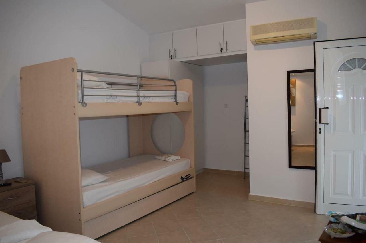 R Apartment Αρτέμιδα Εξωτερικό φωτογραφία