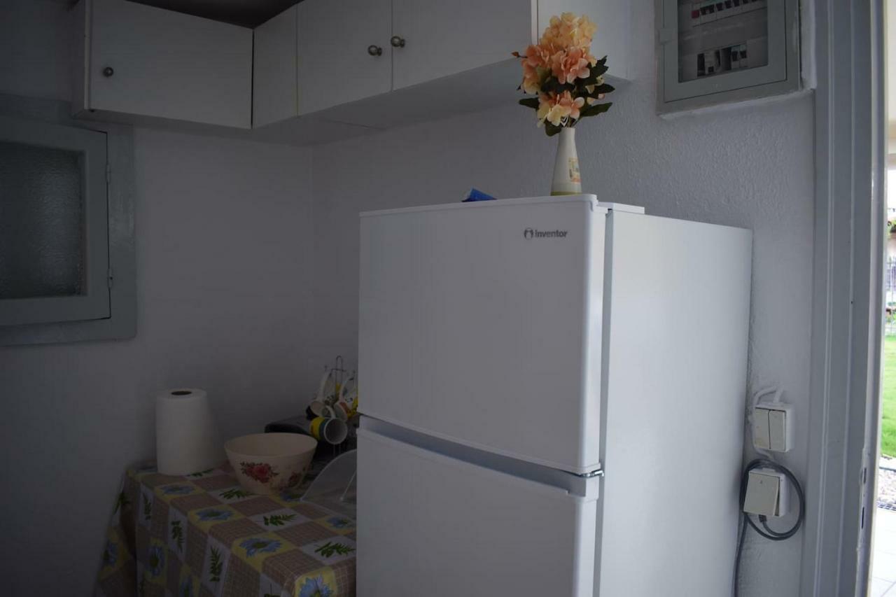 R Apartment Αρτέμιδα Εξωτερικό φωτογραφία